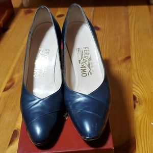 Salvatore Ferragamo vintage navy heels size 8AA
